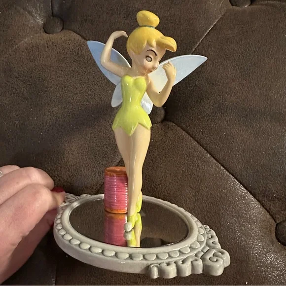 Royal Doulton Disney Showcase
PAN2 "PETER PAN / TINKER BELL" - Picture 1 of 9